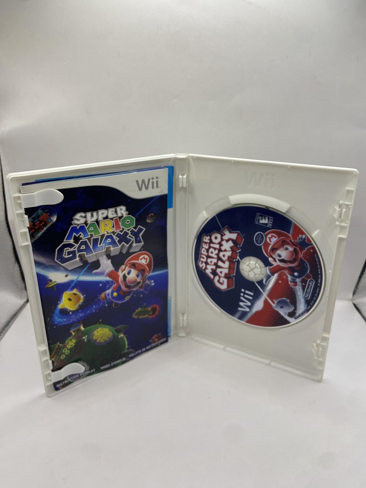 Super Mario Galaxy Nintendo Wii Game CIB E Nintendo 2007 Platformer NTSC-U/C