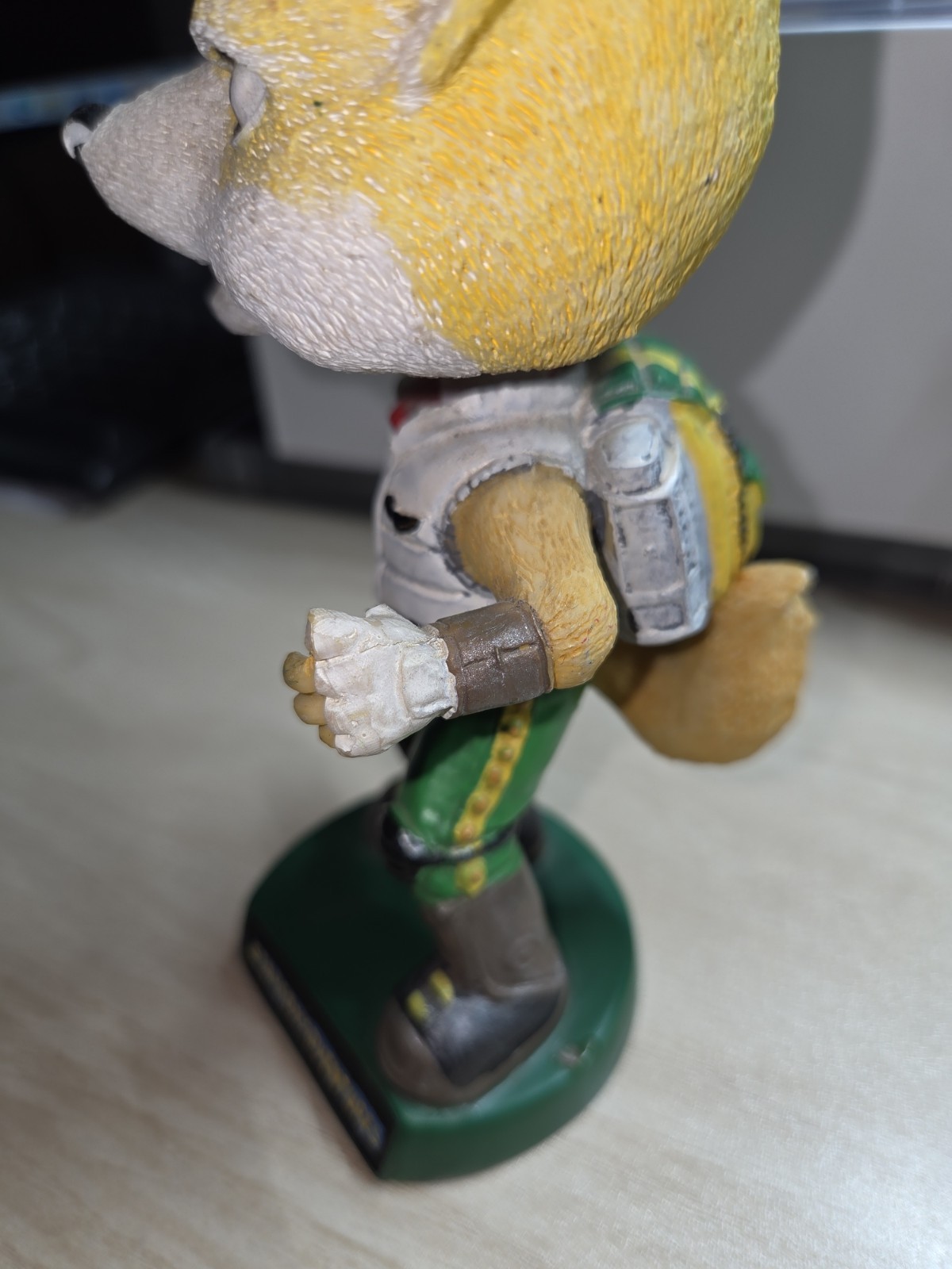 2002 Nintendo STARFOX Adventures Bobblehead Limited Edition – Broken fingers!