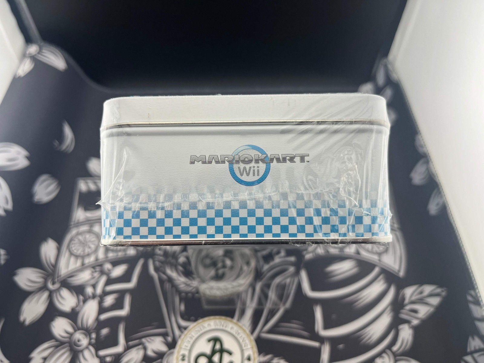 Mario Kart Nintendo Wii Trading Card Collector’s Tin Brand New