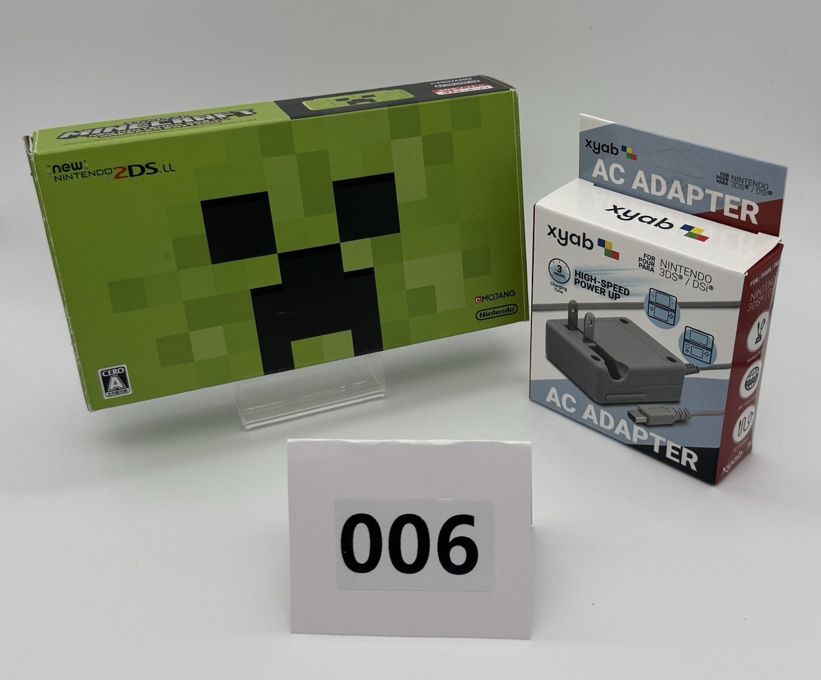 Nintendo New 2DS LL Minecraft Creeper Edition-4gb-Box, matching SN, & Charger