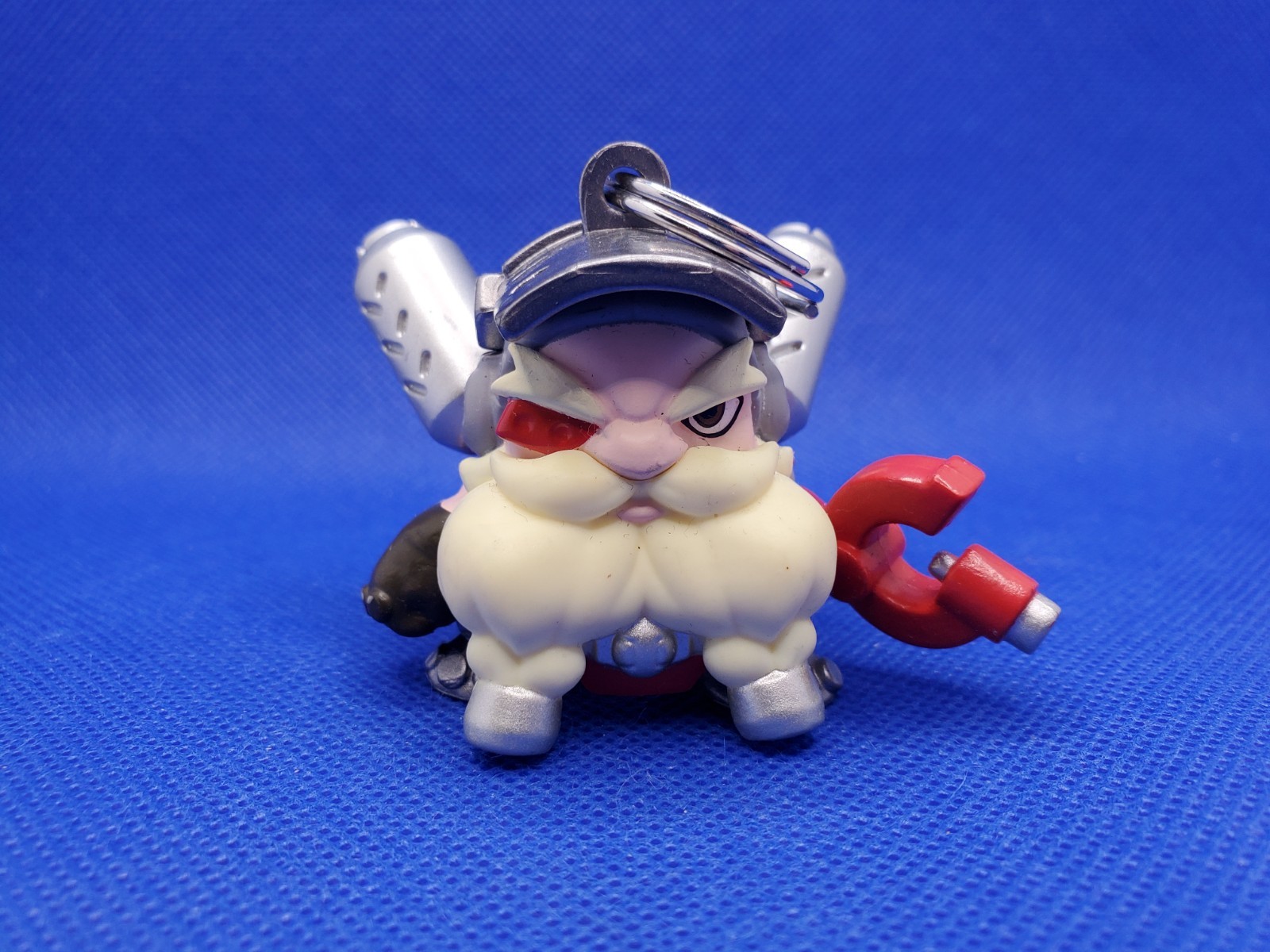 BLIZZARD OVERWATCH Torbjorn Mini Figure Backpack 2″ Clip On Keychain Blind Bag