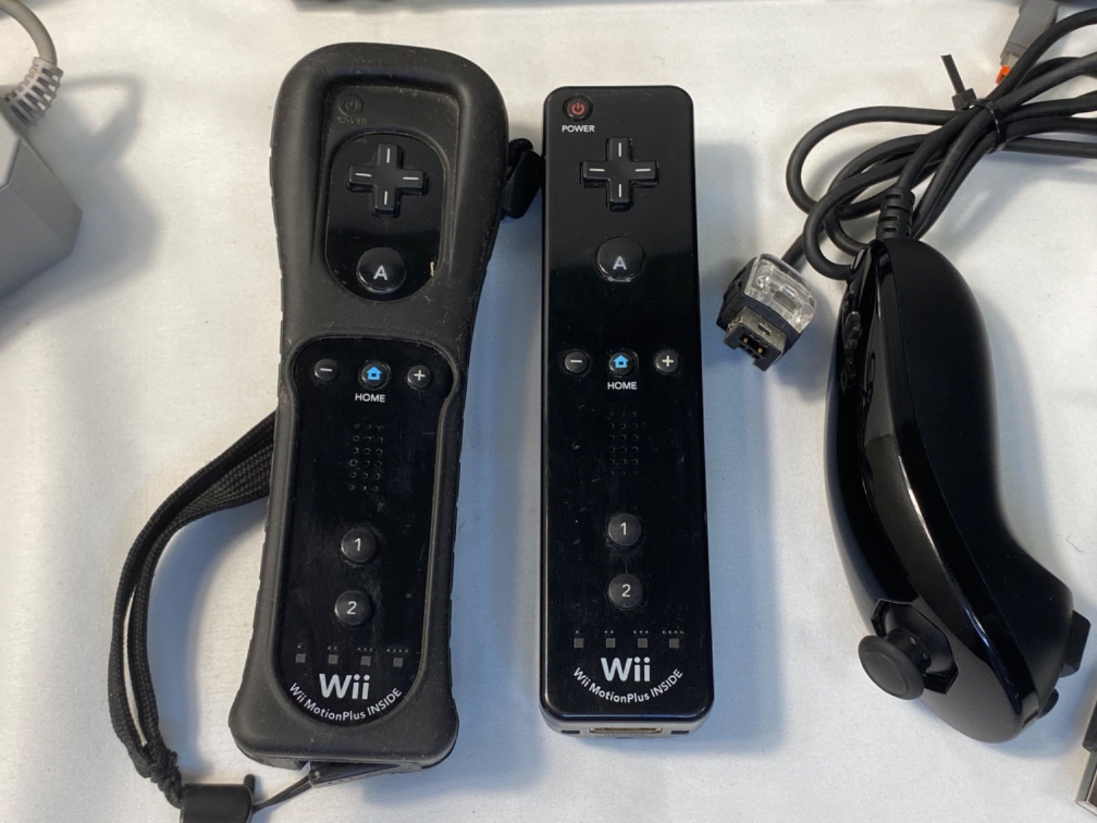 Nintendo Wii U 32GB Console Bundle Deluxe Set – Black