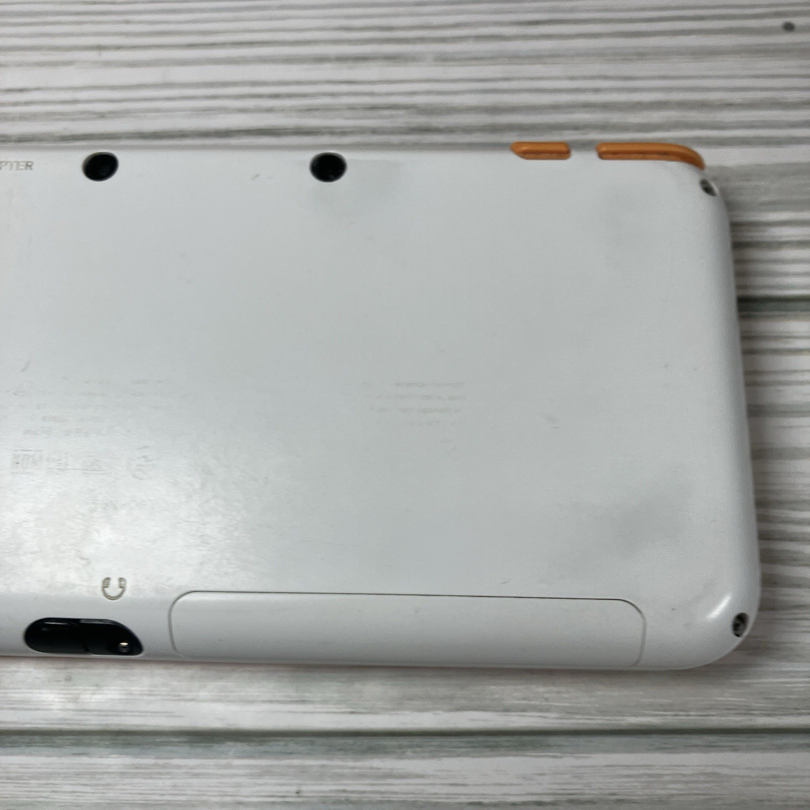 New Nintendo 2DS XL White & Orange TESTED & WORKING W/ Charger Stylus Mario Kart