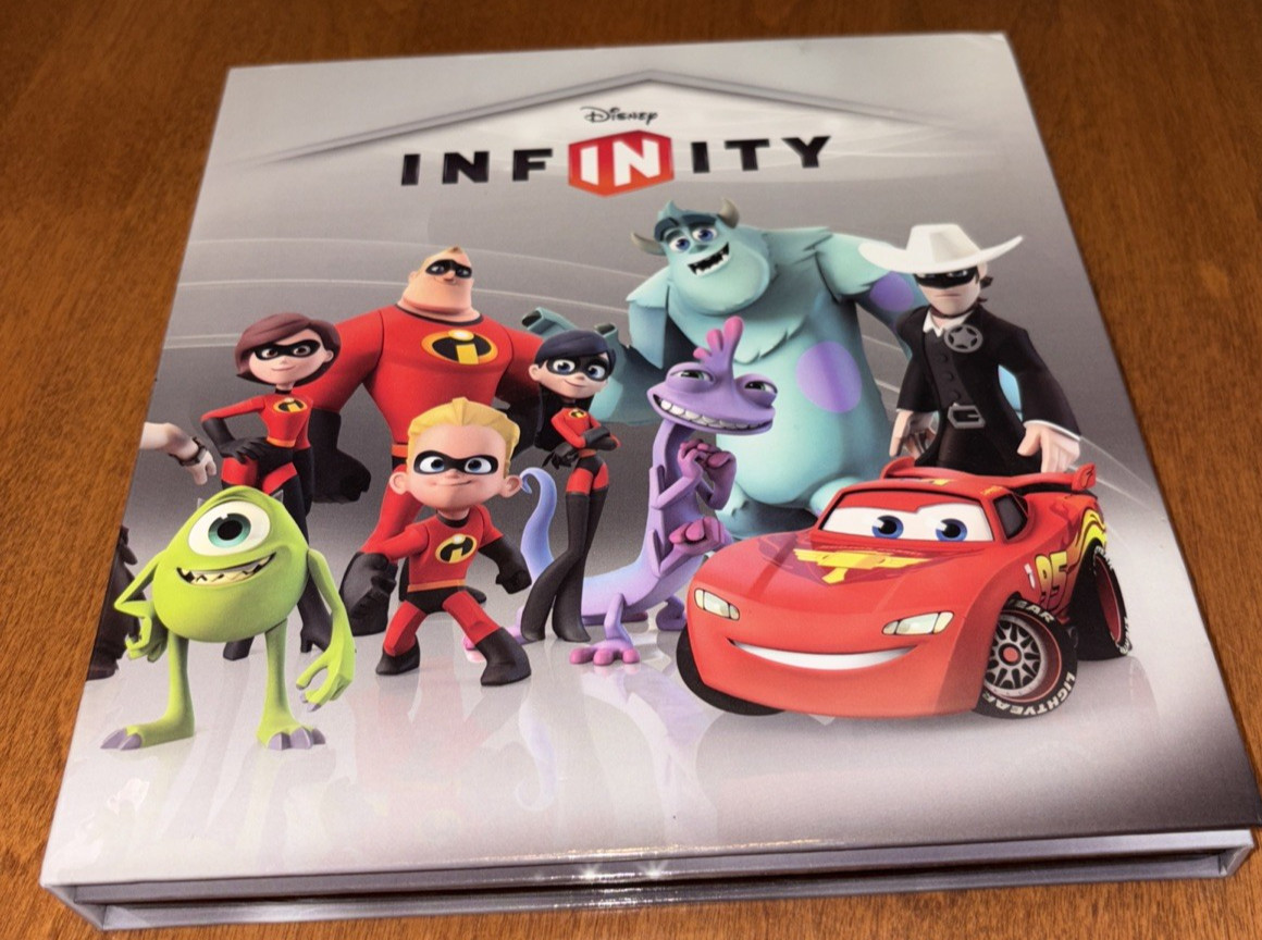 Disney Infinity Lot Power Disc Album Book Binder w 14 Discs 2 Portals Incomplete