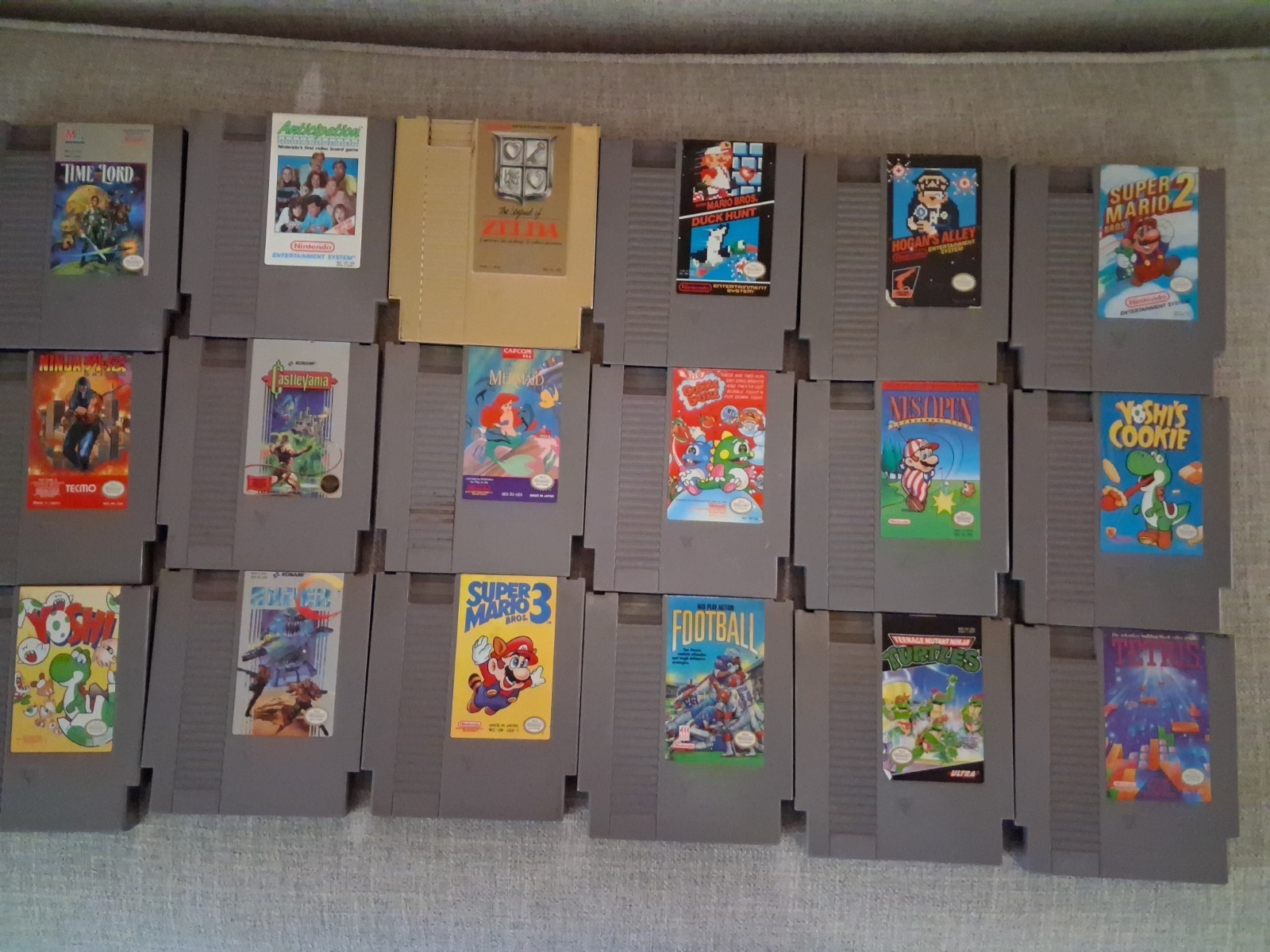 Nintendo NES LOT 18 GAMES , 16 SLEEVES, and LIGHT GUN(ZAPPER) ALL FUN GAMES!!!