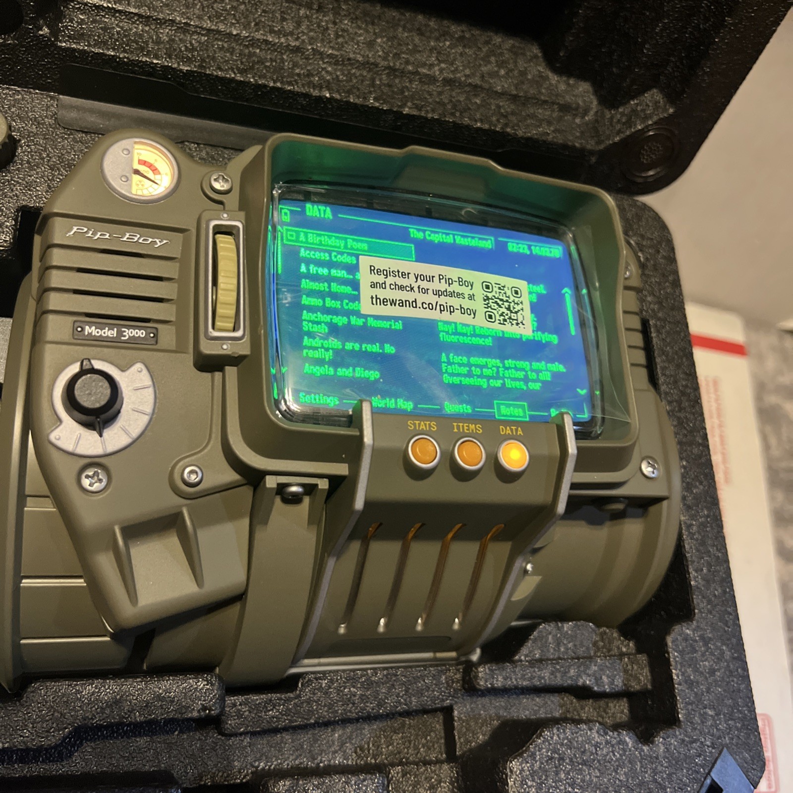 Fallout 3 New Vegas Pip Boy 3000 Die-Cast Replica Modes Figure Wand Company 2026
