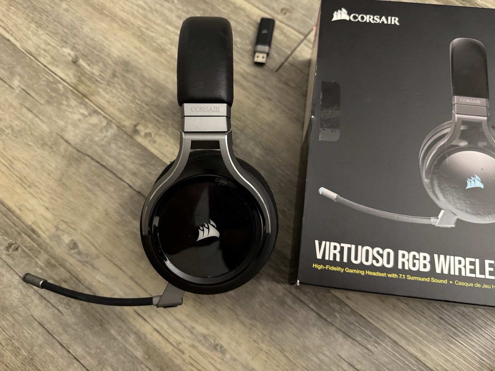 Corsair Virtuoso RGB Wireless Gaming Headset
