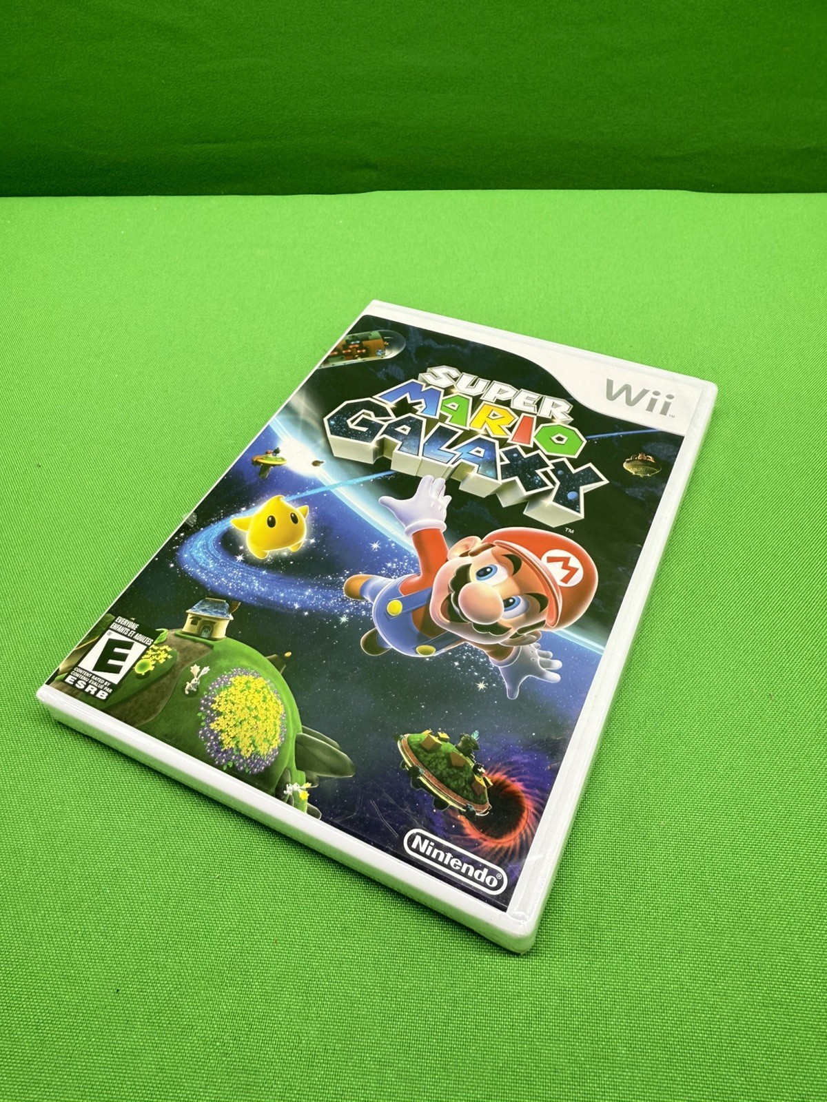Super Mario Galaxy (Nintendo Wii, 2007) (2 small dents on the box, not broken)
