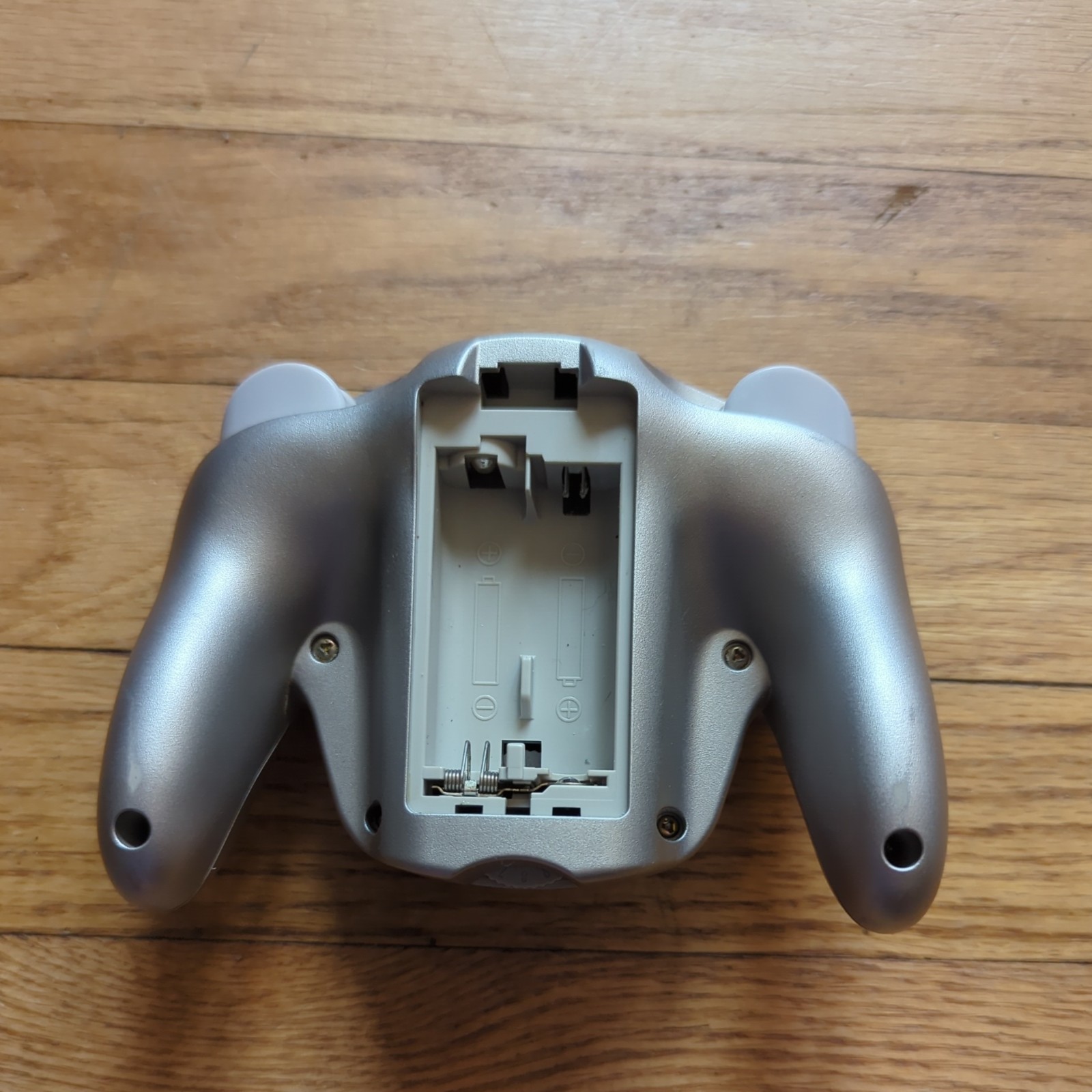 Nintendo Gamecube Wavebird Wireless Controller – Platinum No Receiver, Powers on