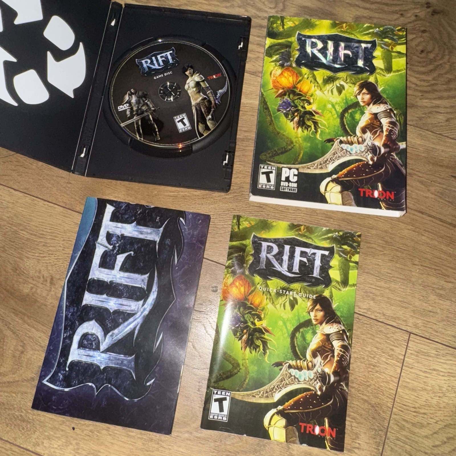RIFT PC Big Box Complete Map Manual Disc Trion Worlds MMO Game Collector