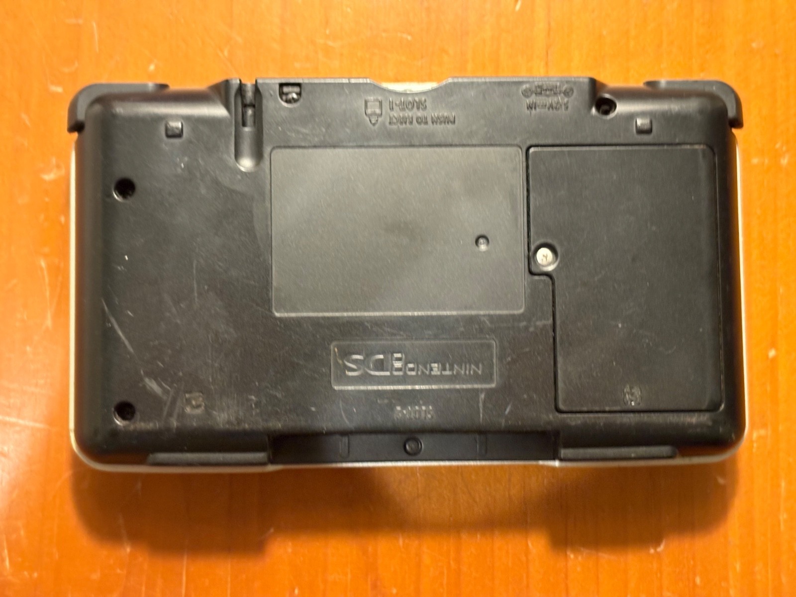 Nintendo DS Silver Handheld System – Fair Condition – TESTED AND WORKING (11D)