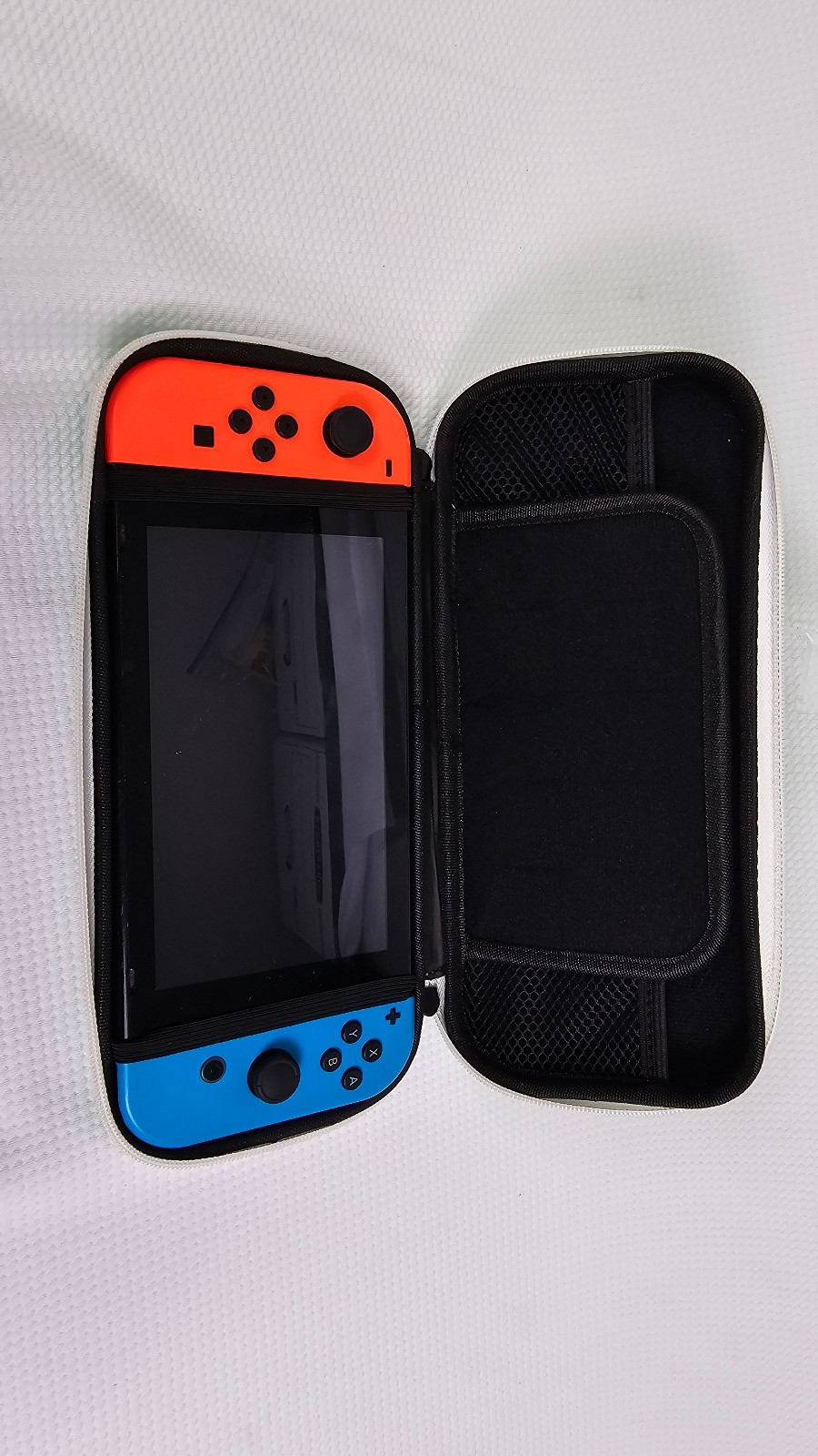 Nintendo Switch Console w/ Dock & Neon Red/Blue Joy-Con, 32GB Wi-Fi 1080p READ