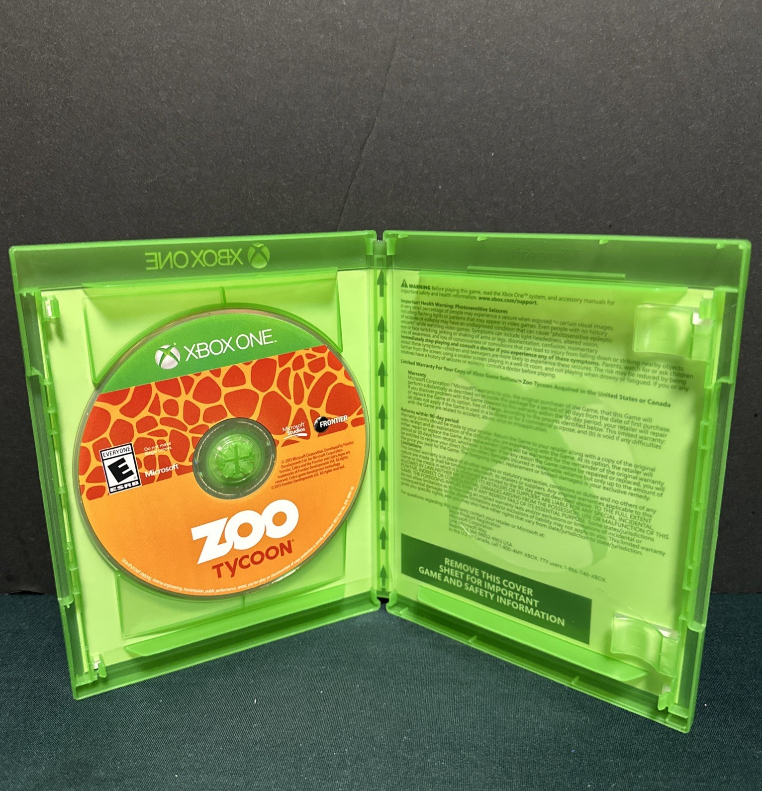 Zoo Tycoon (Microsoft Xbox One, 2013) with Case