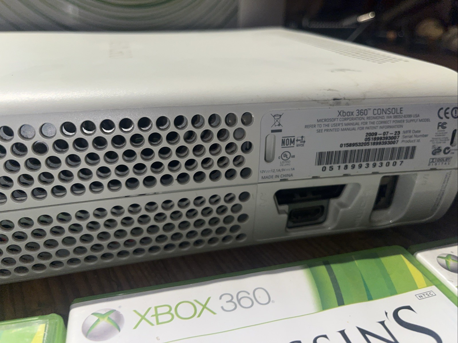 Xbox 360 White 60gb Console bundle w/ games & Original Box