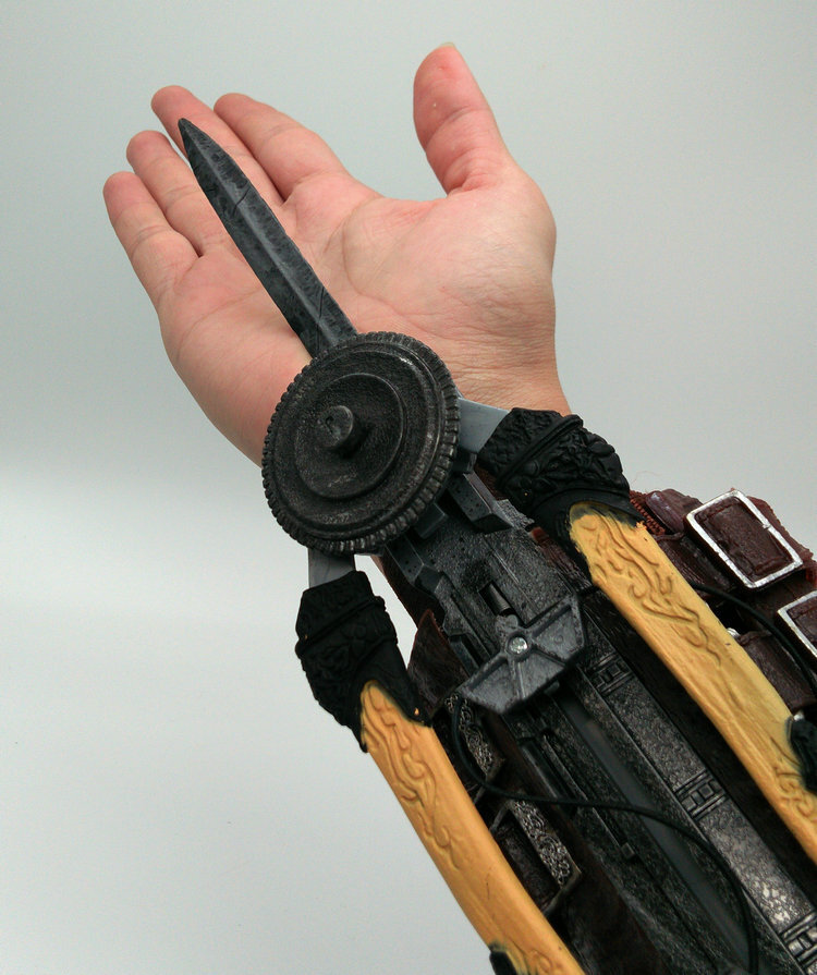 Assassin’s Creed Unity Cosplay 1:1 Hidden Blade Arno Victor Dorian GAME Toy Gift