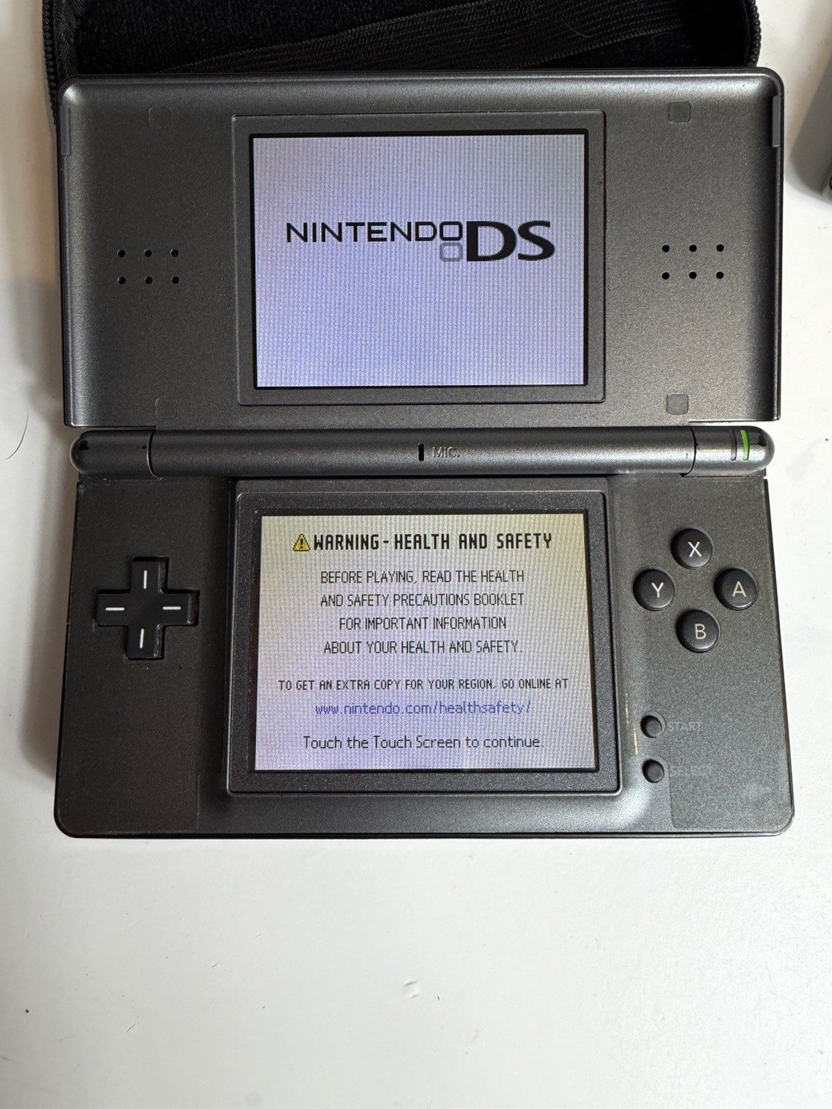 Used Nintendo DS Lite Handheld Console w/ charger READ DESC