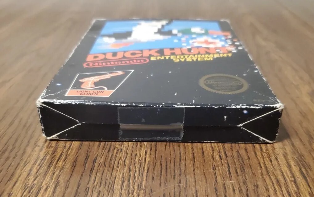 Nintendo NES Duck Hunt With Box + Zapper