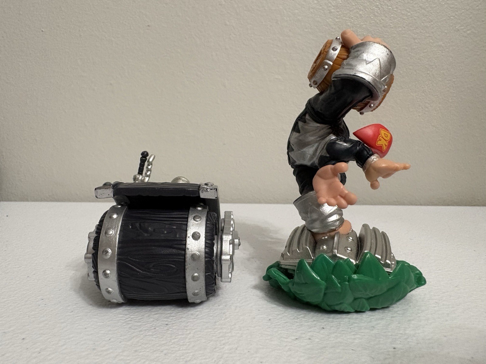 Skylanders Superchargers Dark Turbo Charge Donkey Kong W/ Dark Barrel Blaster