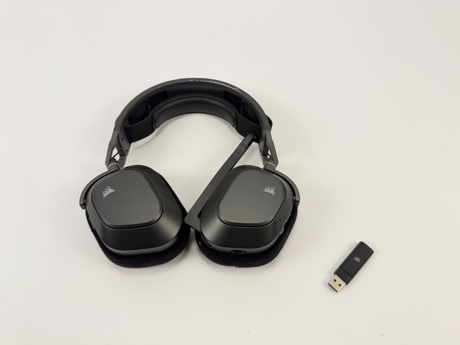 Corsair HS80 MAX Wireless Multiplatform Gaming Headset WITH DONGLE 🎧