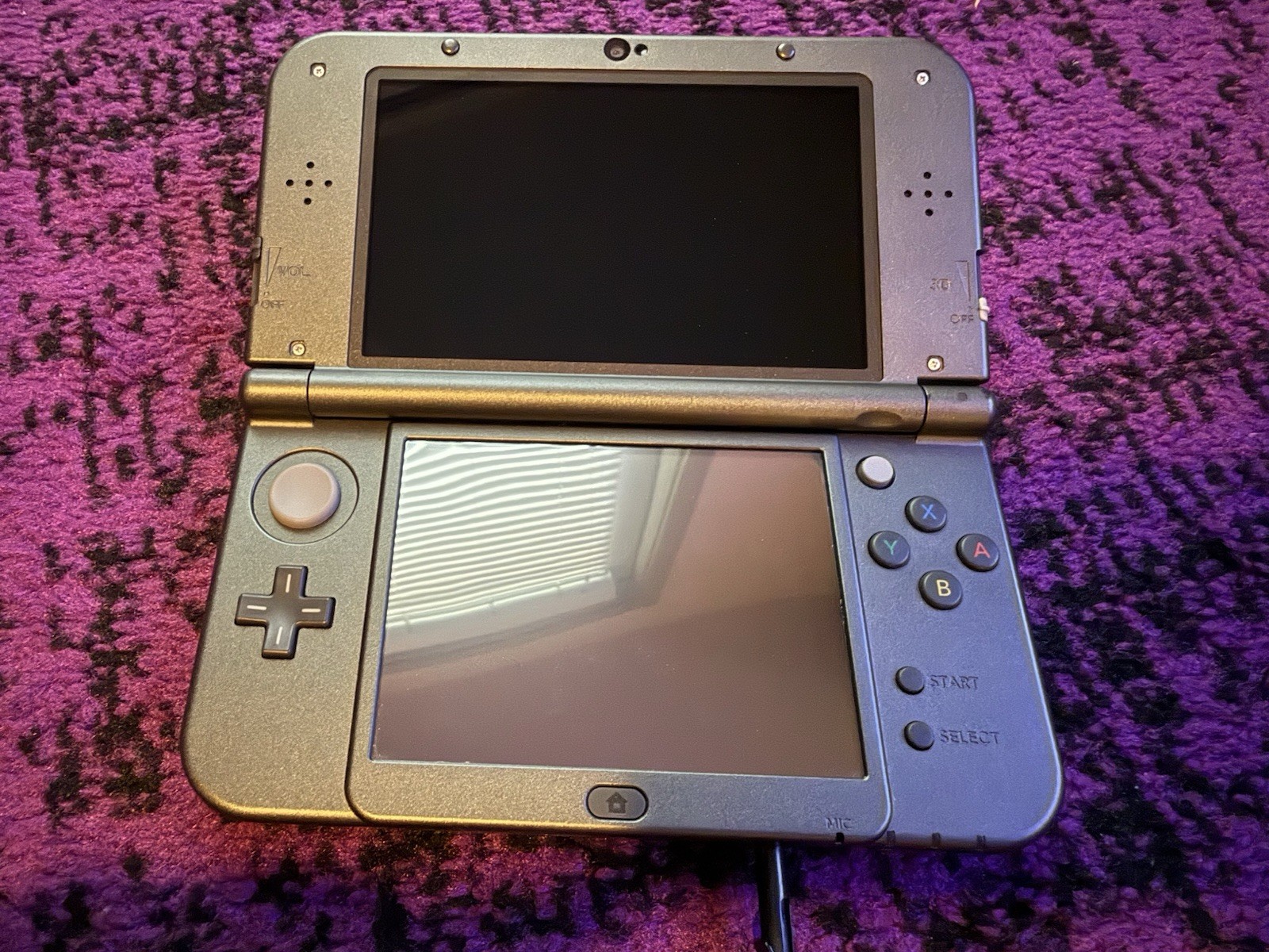 Nintendo New 3DS XL Hyrule Edition With Stylus (RED-001)