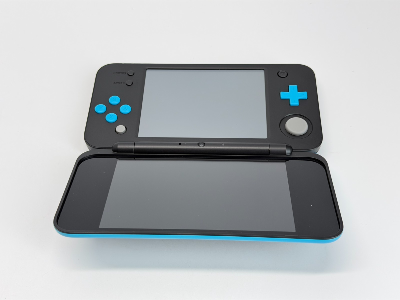 Nintendo New 2DS XL Blue/Black Handheld System Bundle w/Mario Kart 7