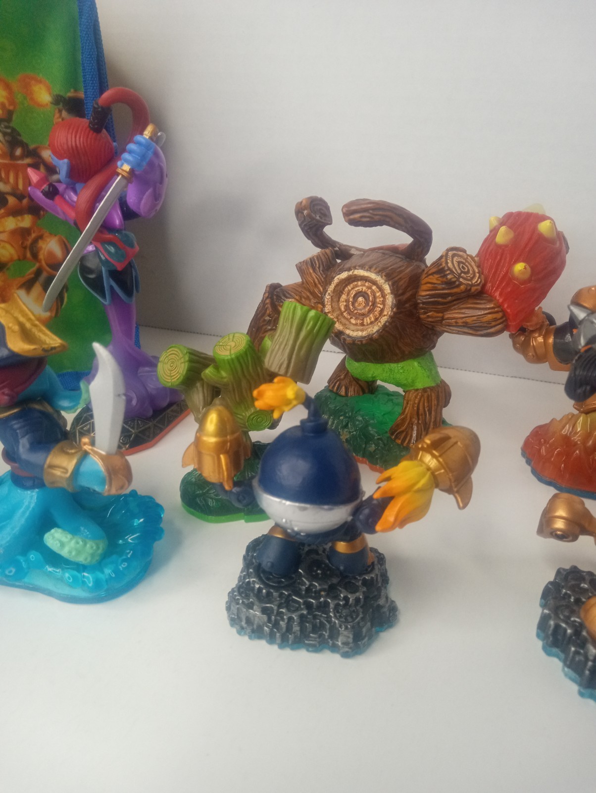 Huge Skylanders Lot 19 Figures With Carry Case Rare