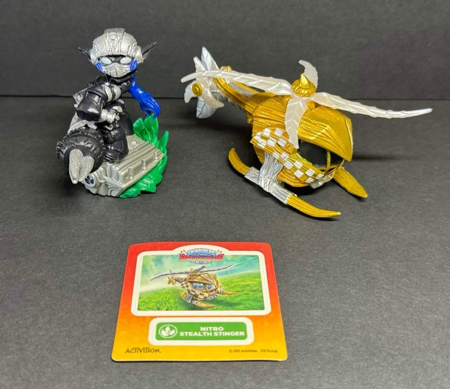 Skylanders Superchargers Dark Stealth Elf & Nitro Stealth Stinger w/ Sticker