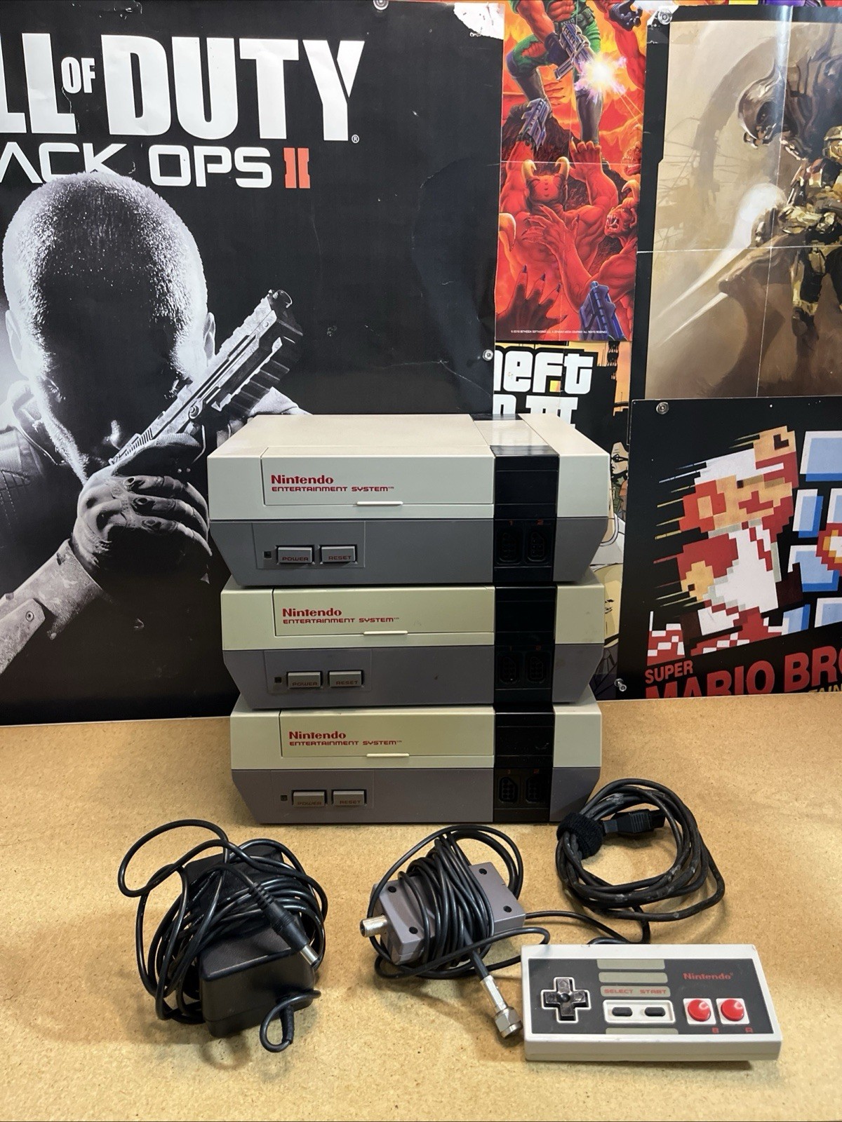 TESTED WORKING Nintendo Entertainment System Console C w/ Controller & Cables