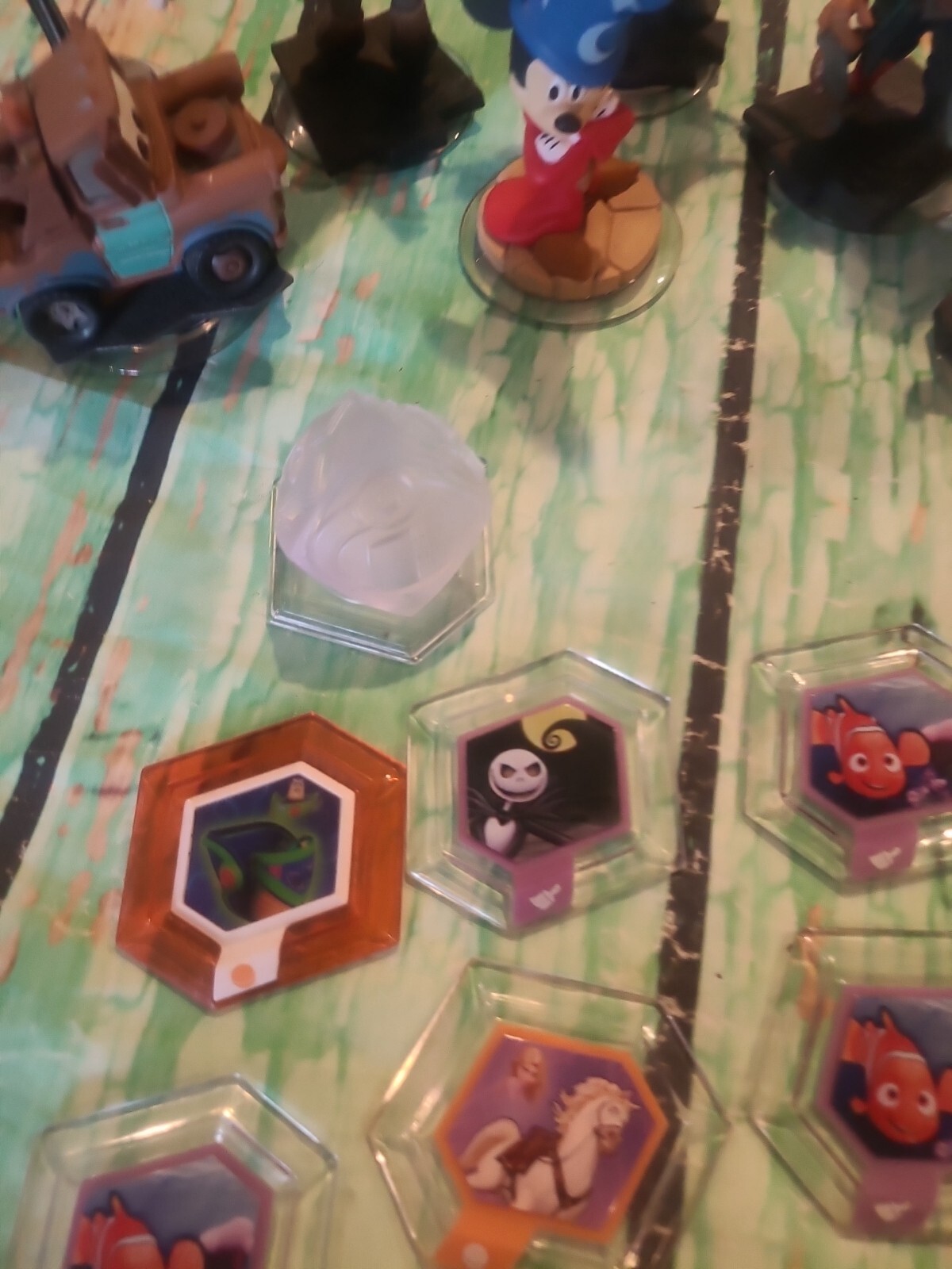 Disney Infinity Lot Of 14 Figures And 11 Power Disc The Incredibles Pirates