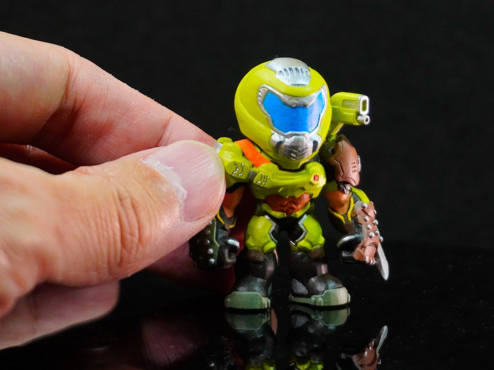 Handmade DOOM Eternal Resin Figure – With CARDBOARD Package – Little Desk Buddy