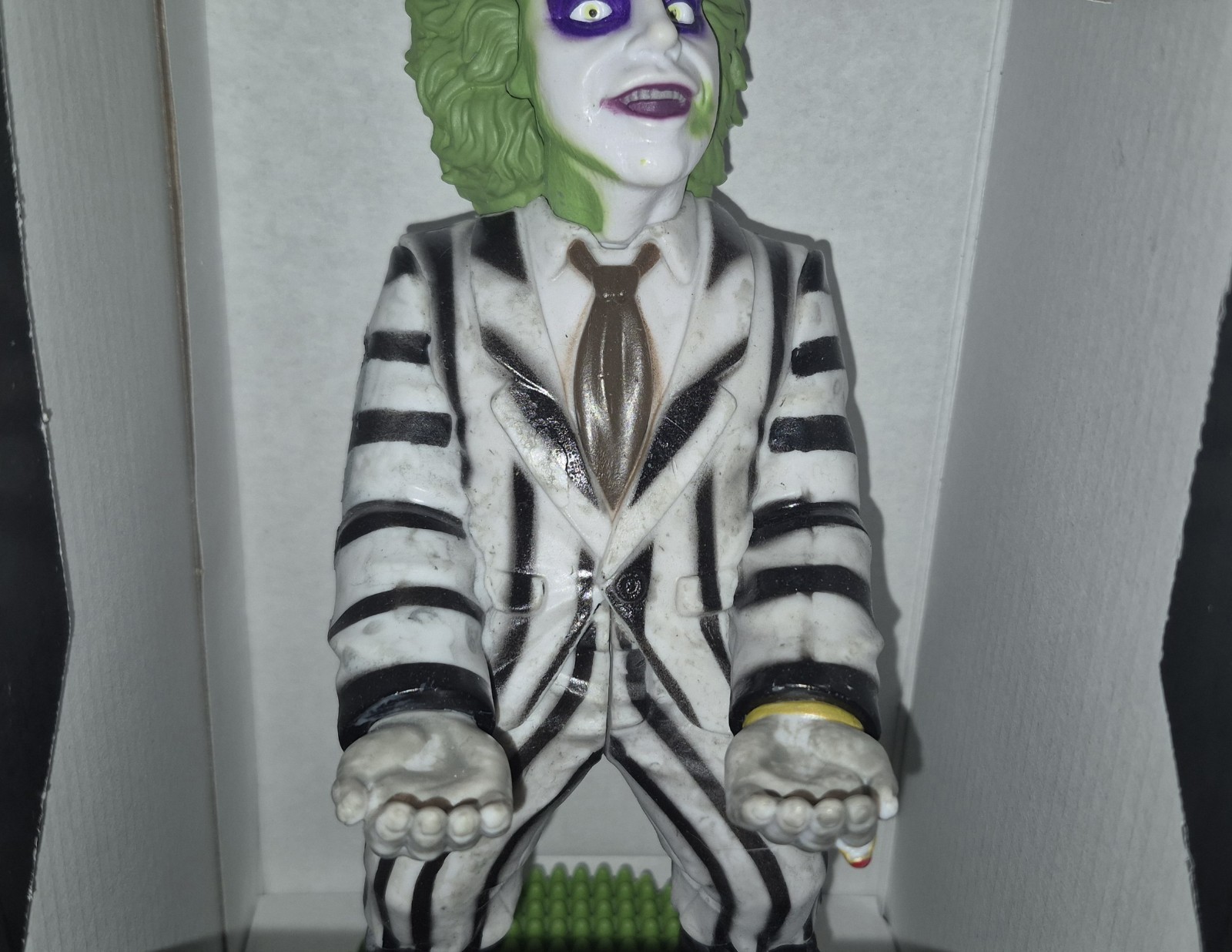 BEETLEJUICE Original CABLE GUYS -Controller & Phone Holder – NIB NEW