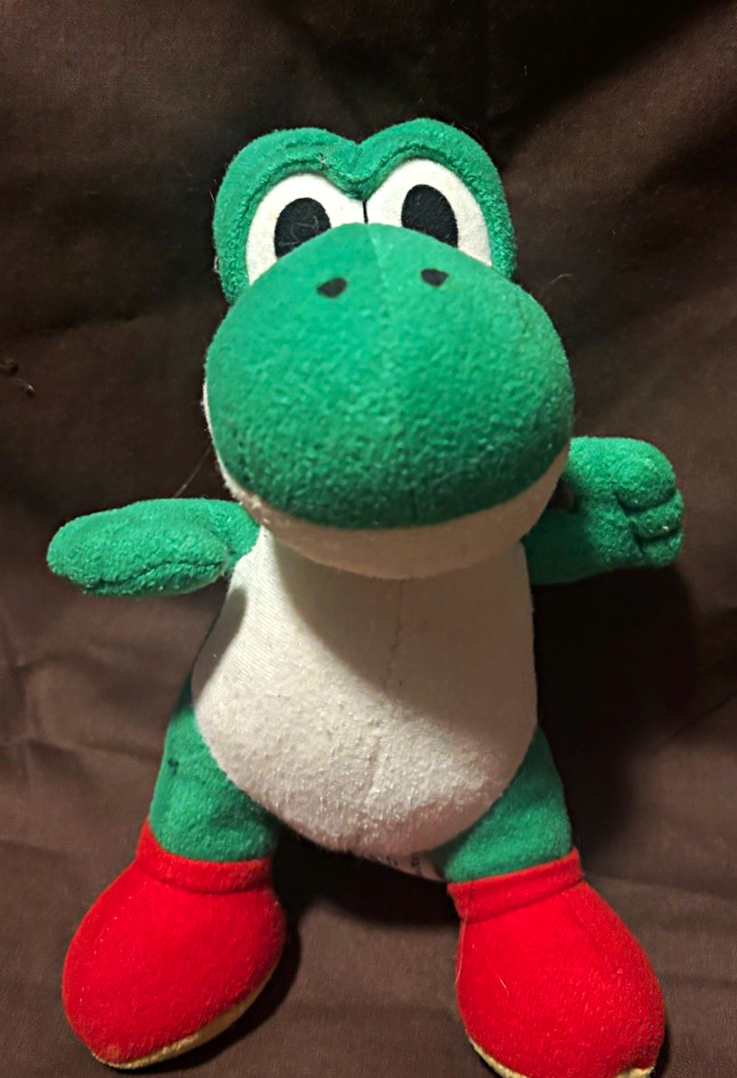 VTG TOYSITE YOSHI PLUSH NINTENDO 8” N64 ERA.