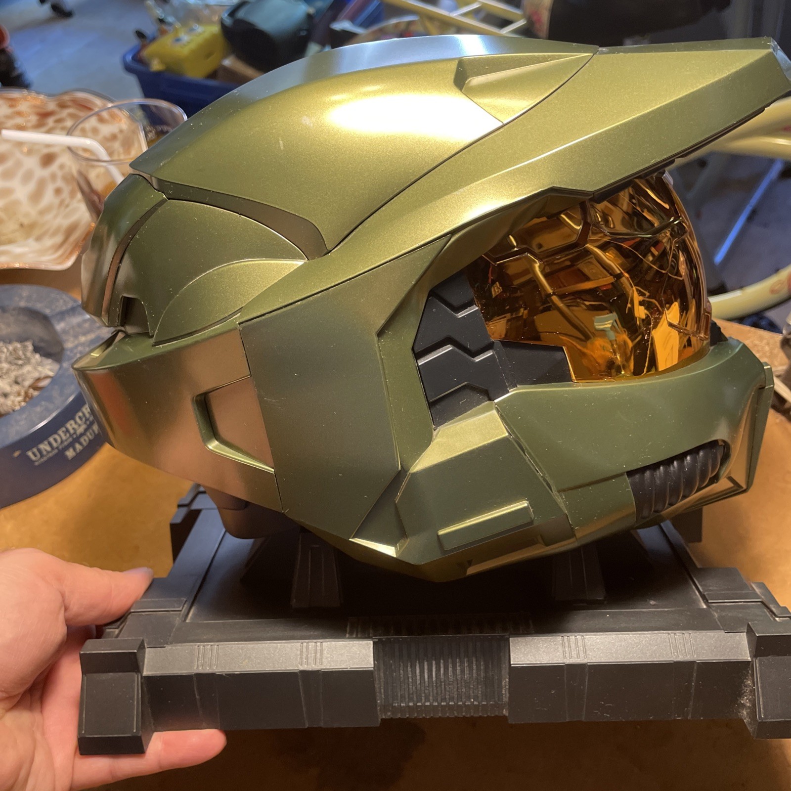 Halo Master Chief Helmet Light-Up Display Stand – Helmet Model for Halo Series