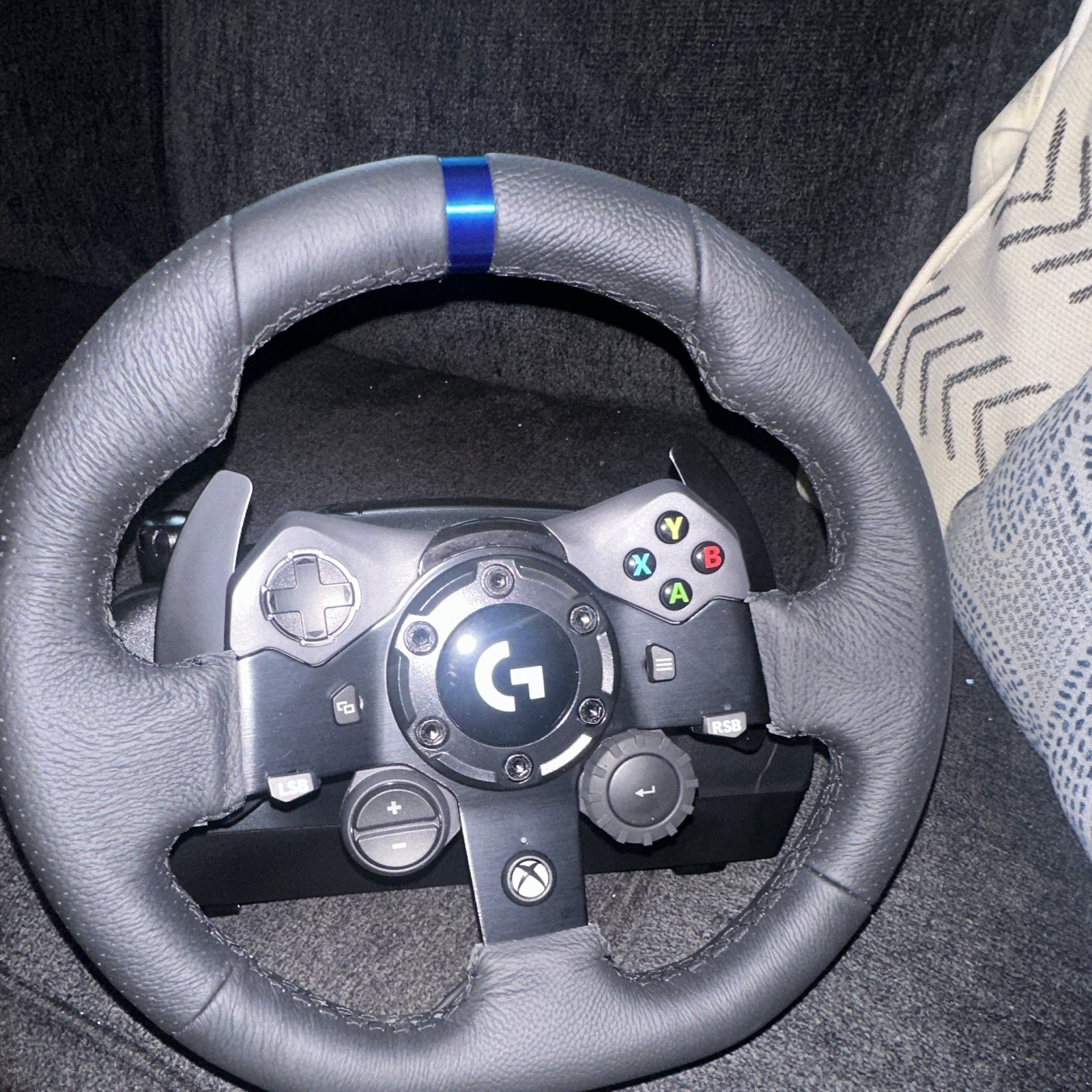 Logitech G923 TRUEFORCE Racing Wheel & Pedals Force Feedback Xbox One PC