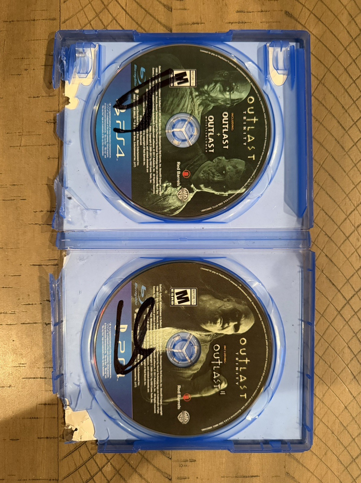Outlast Trinity w/ Both Discs (Sony PlayStation 4, 2017)