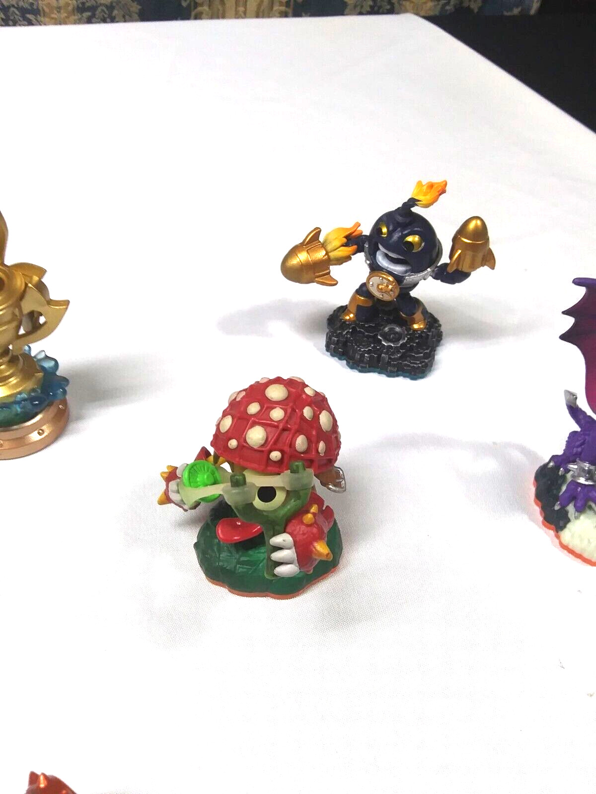 Skylanders Mixed Figure Lot W/Burn Cycle ++ Total Lot Of 10