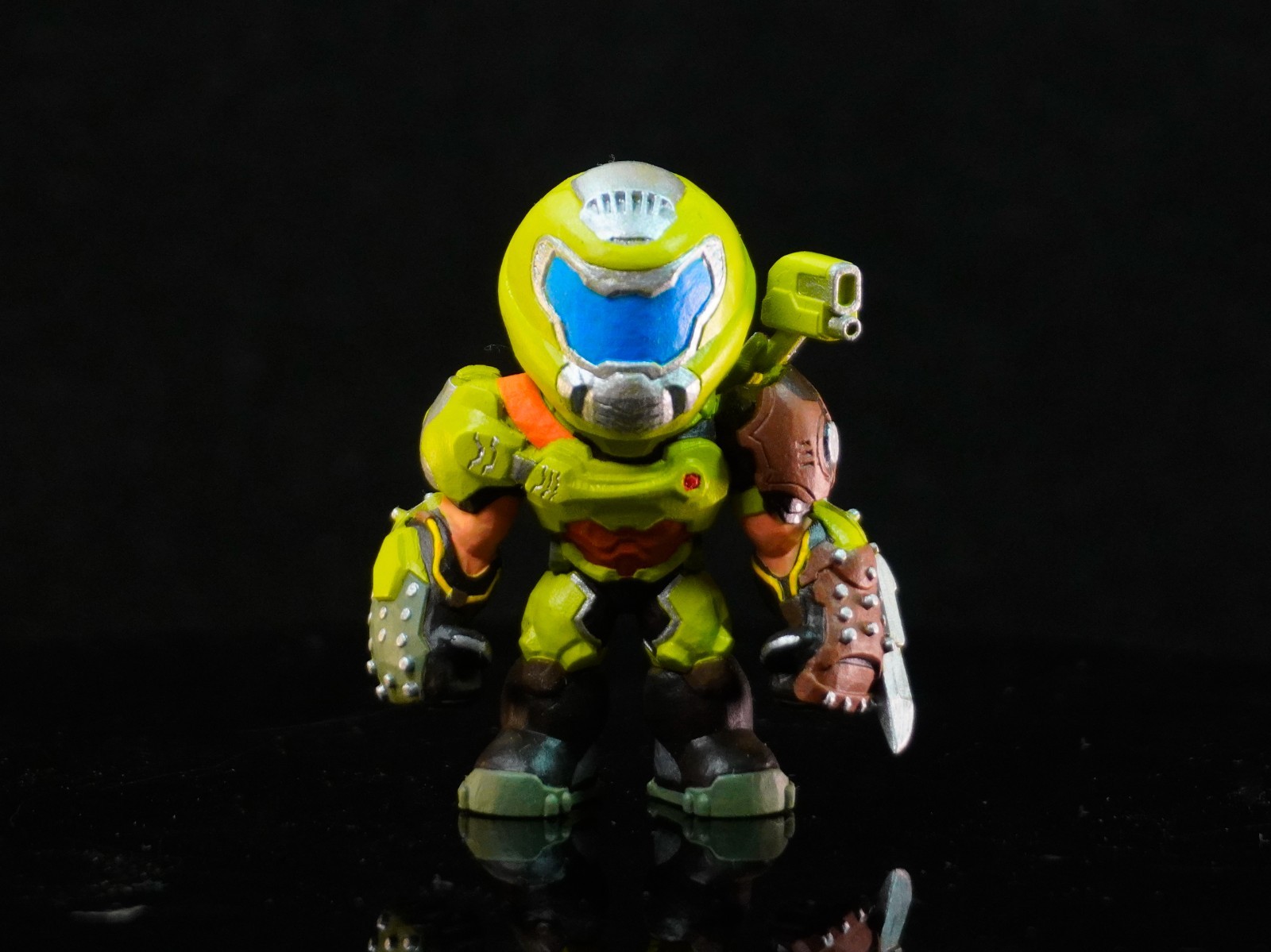 Handmade DOOM Eternal Resin Figure – With CARDBOARD Package – Little Desk Buddy