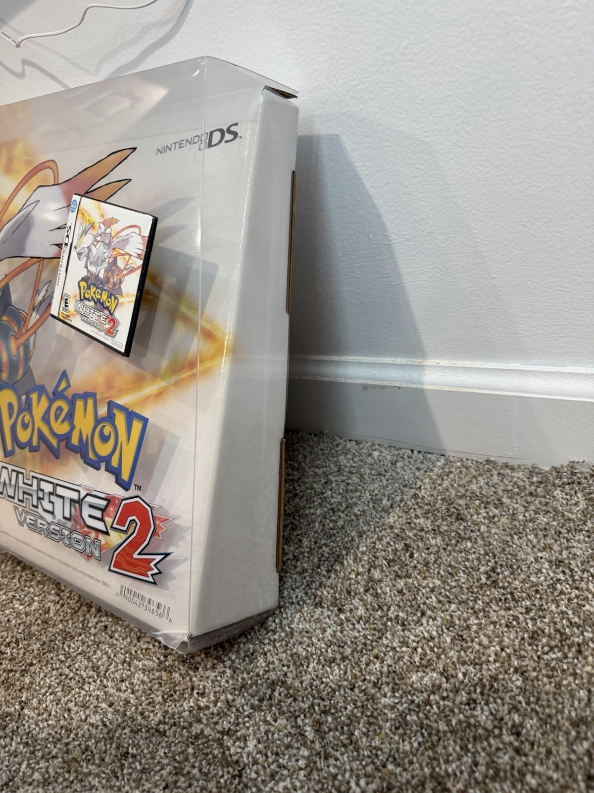 RARE Pokémon Black & White Version 2 Display