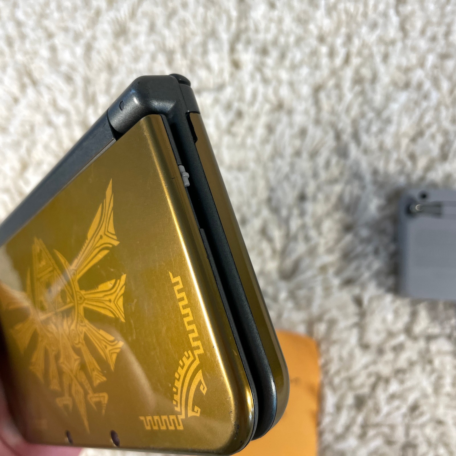 Nintendo New 3DS XL Zelda Hyrule Edition Handheld System RED-001 BOTTOM IPS