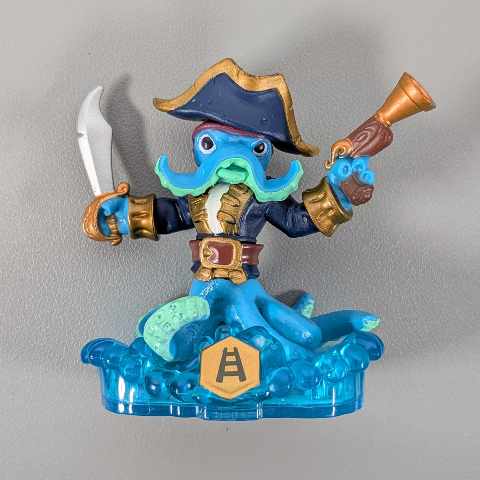 Skylanders Swap Force Figure – Wash Buckler (Blue Base)