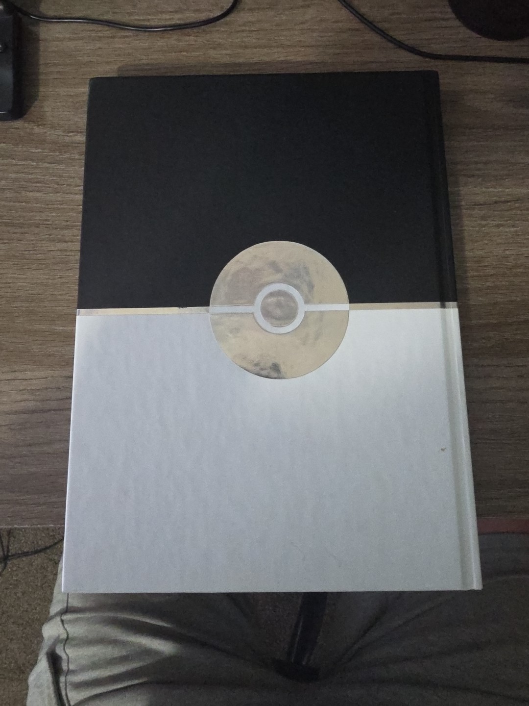 Pokemon Black and White Strategy Guide Collector’s Edition Official Guidebook