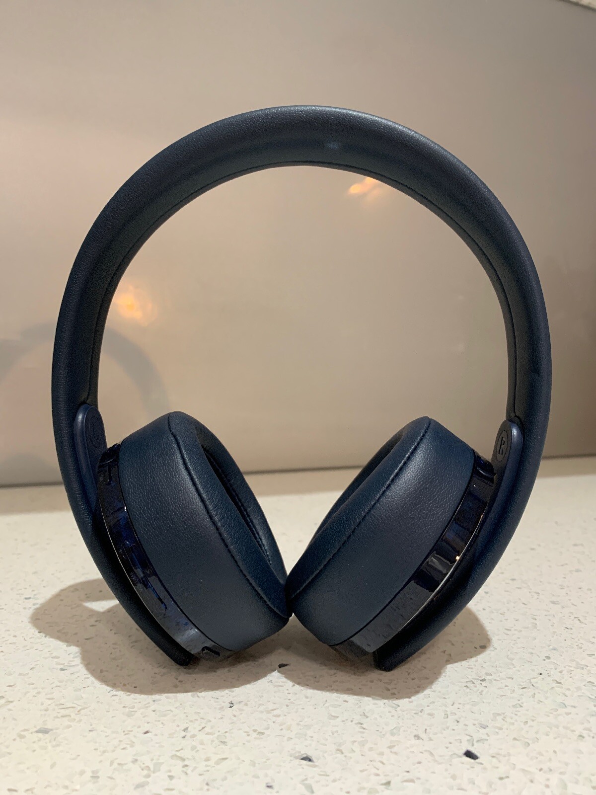 New SONY PlayStation Gold Wireless 7.1 Headset 500 Million Limited Edition PS4