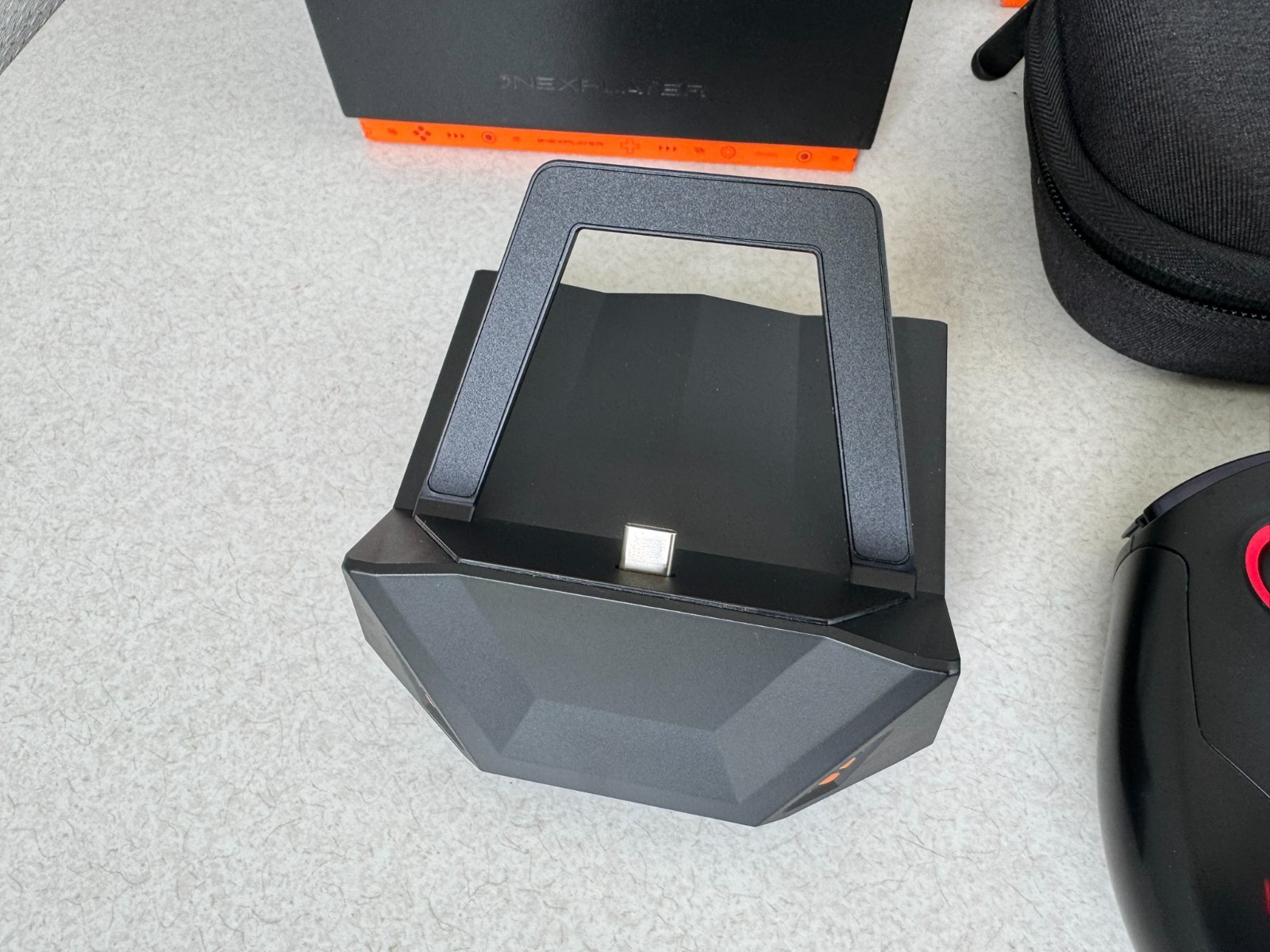 ONEXPLAYER F1 Pro HX 370 32GB 2TB OLED 144Hz + Dock, Case, Upgraded Batt *MINT*