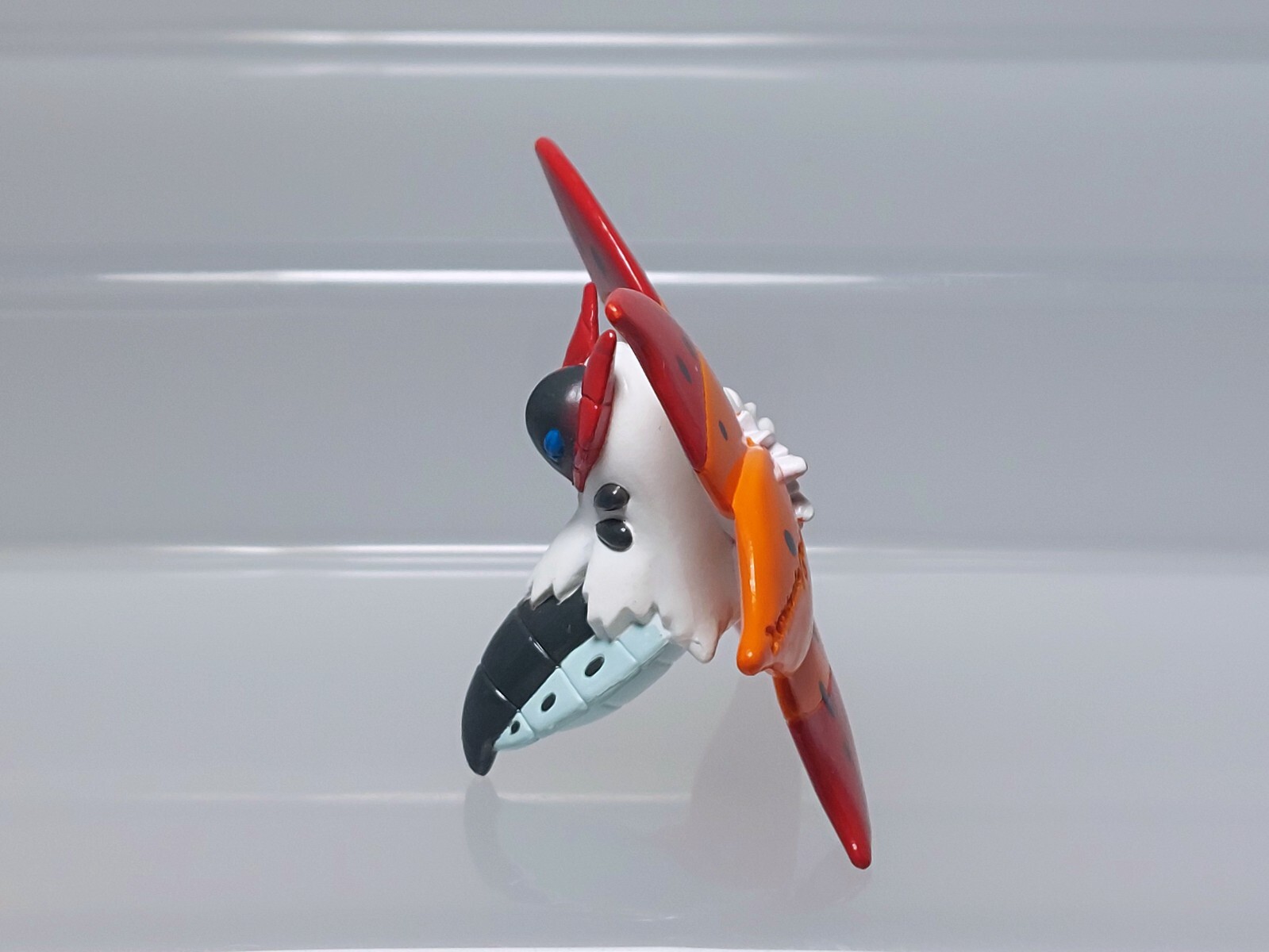 Volcarona Pokemon Monster Collection Figure Takara Tomy 2011 Japan Y05 1.8in