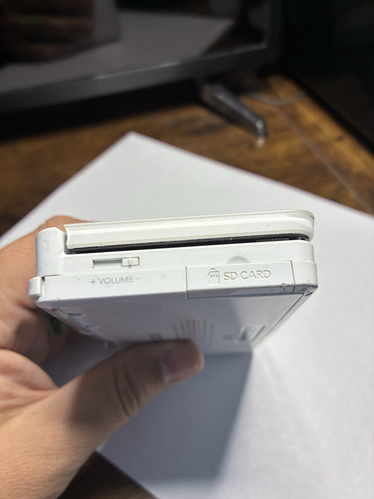Nintendo Nintendo 3DS White Handheld System w/ Wi-Fi, Headphone Jack