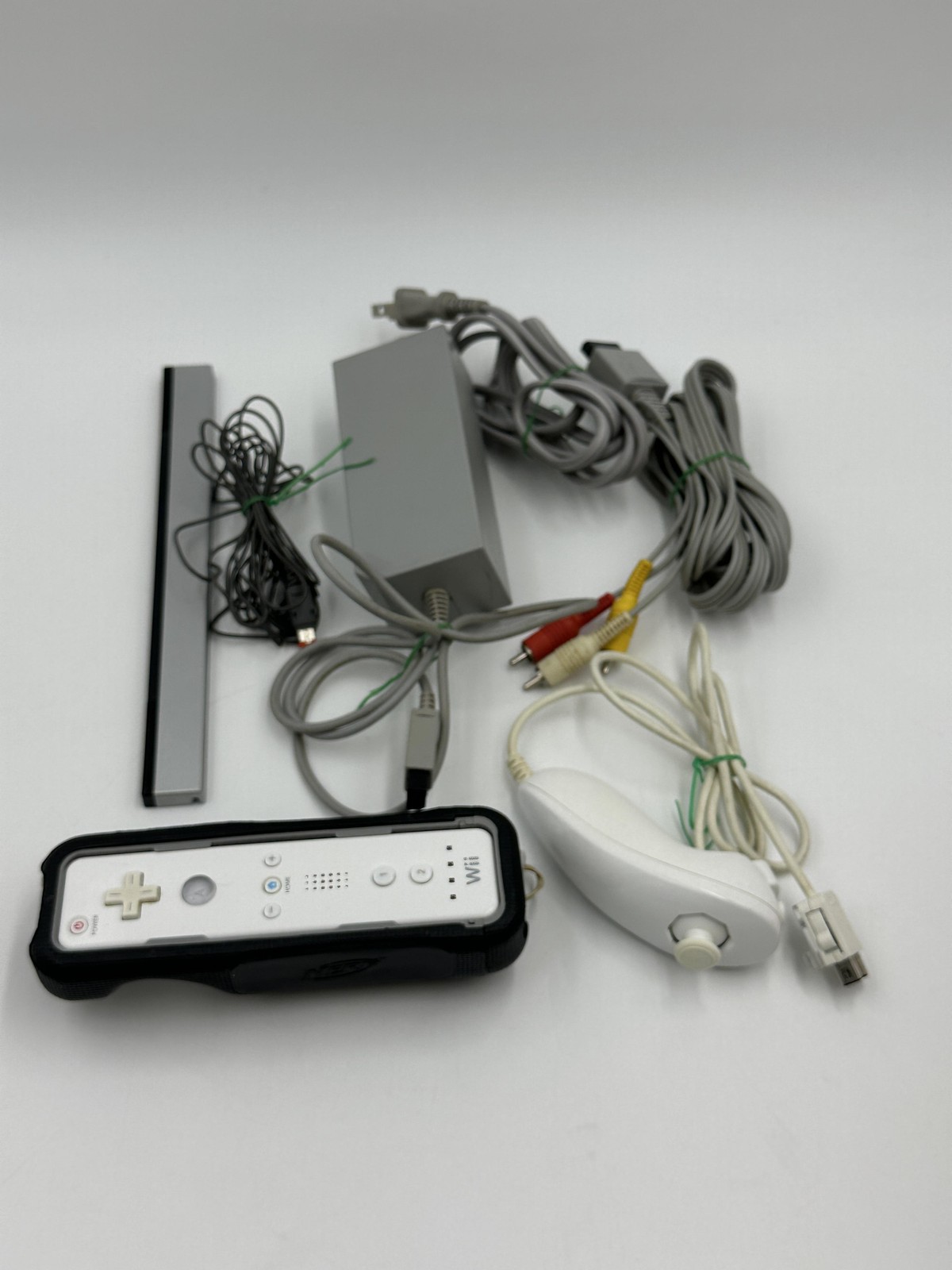 Nintendo Wii RVL-001 Console Bundle 6 Games Remote Nunchuk Sensor Bar Tested
