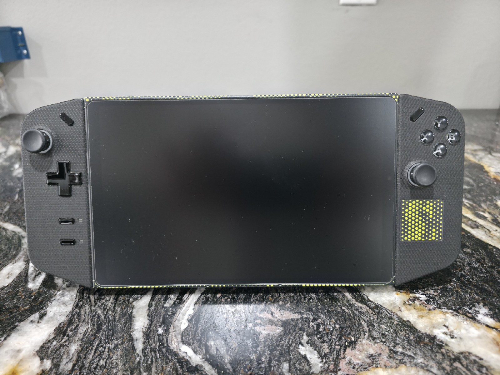 *MINT* Lenovo Legion Go 8APU1 1TB Handheld Console – Shadow Black