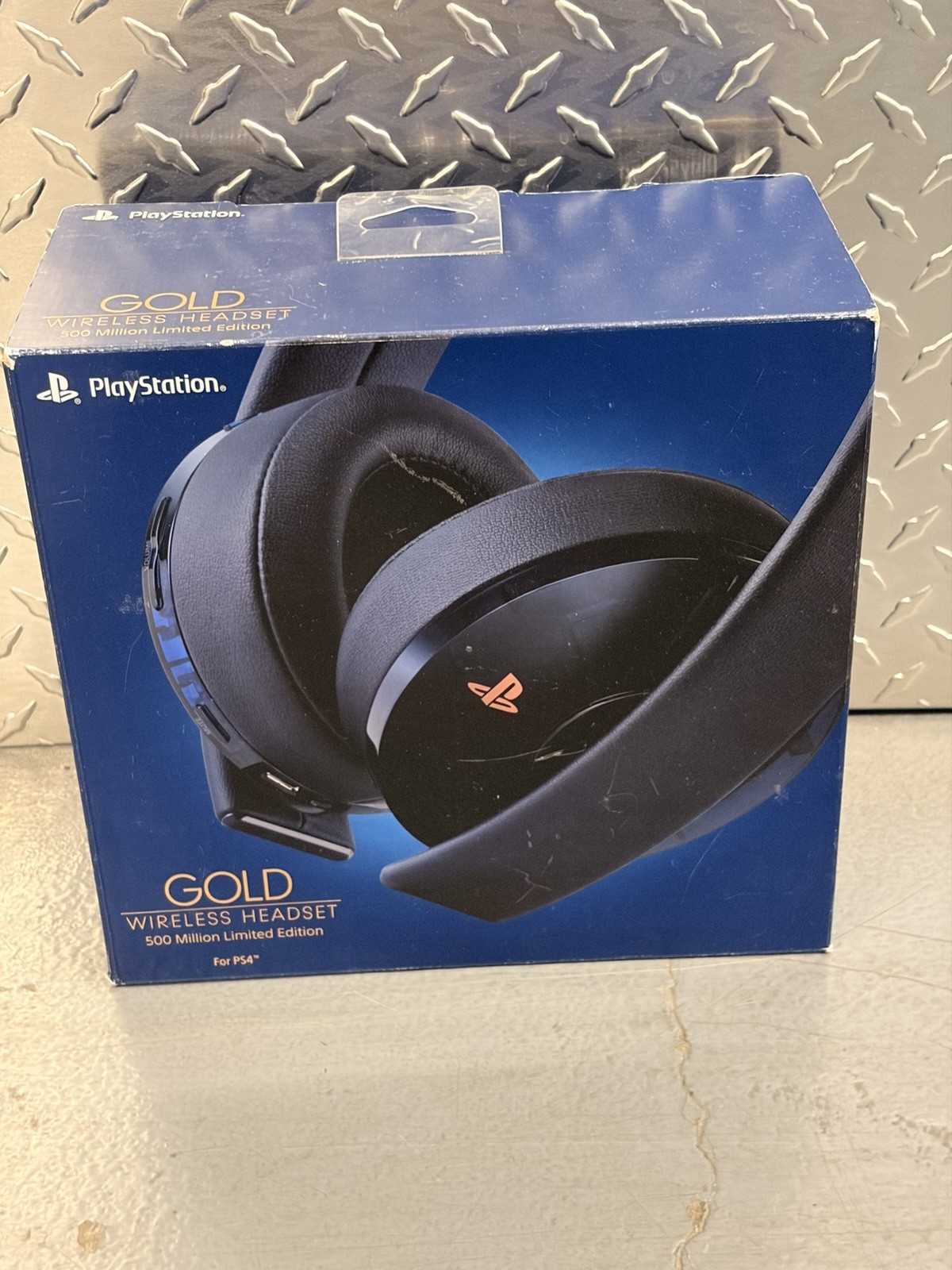 PlayStation Gold Wireless Headset 500 Million Limited Edition – Brand New