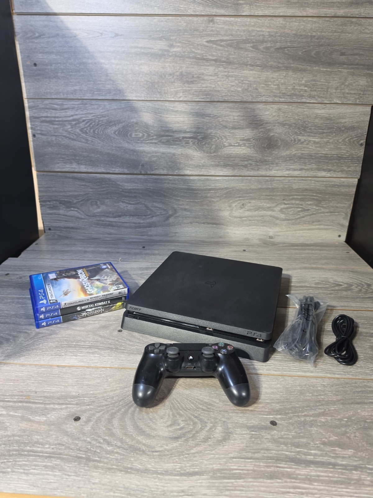 SONY PLAYSTATION 4 PS4 CUH-2215B 1 TB CONSOLE 3 GAME BUNDLE W CONTROLLER & CORD