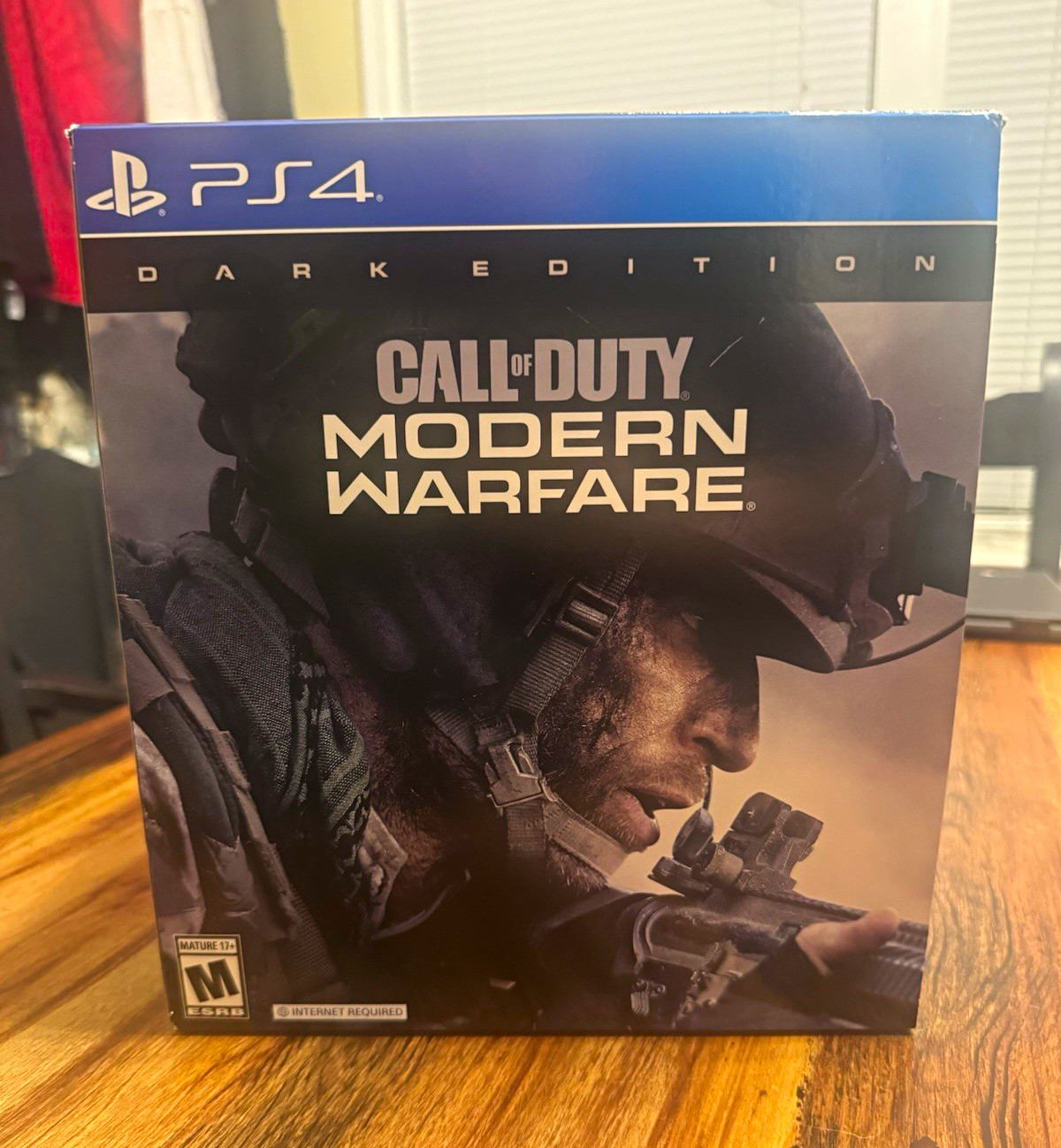 Call of Duty: Modern Warfare Dark Edition (SteelBook + NVG Kit) PS4